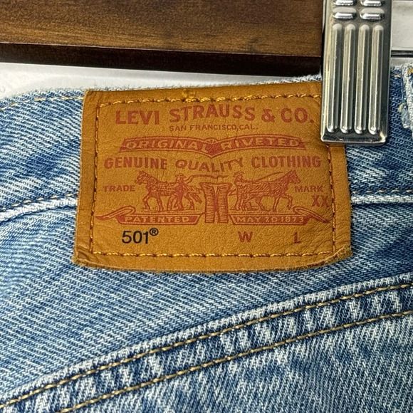 Levi's Premium Classic 501 Distressed Straight Leg Button Fly Jean Size 25 - Picture 11 of 12